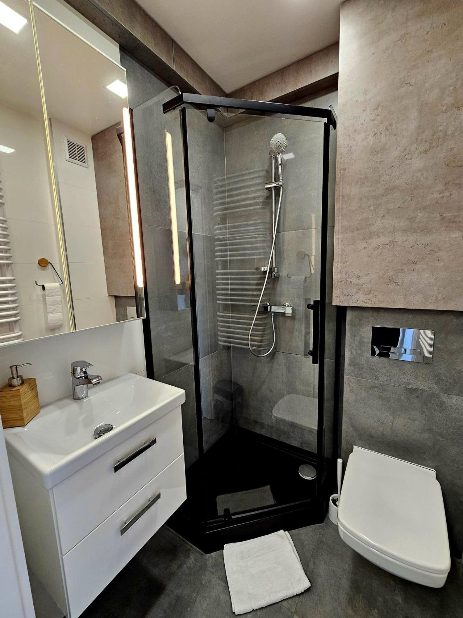 Apartment Pod Radiostacja -gliwice Tarnogorska, Parking Free, Klimatyzacja *